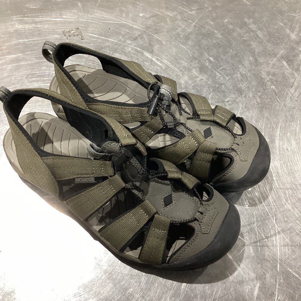 Olive Green Closed‑Toe Nevados Outdoor Sandals